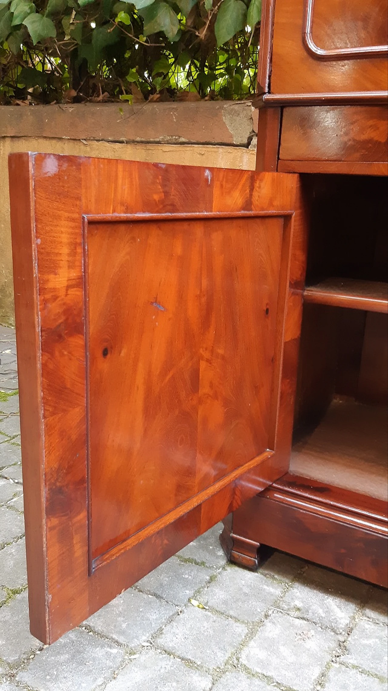 Mahogany paneled sideboard with vanishing dressing table, 19th century 9