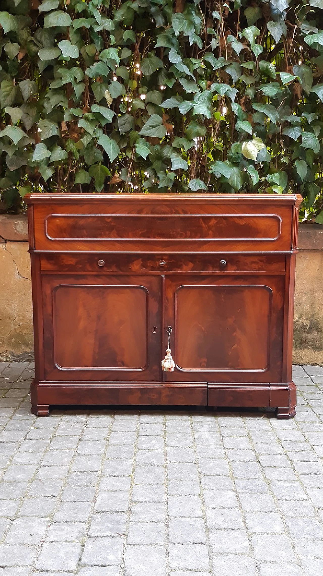 Mahogany paneled sideboard with vanishing dressing table, 19th century 13