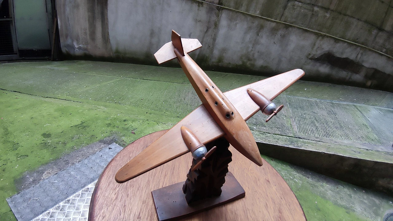 Scultura Art Déco di aereo in legno, anni '40 4