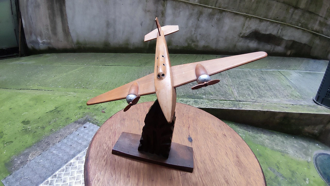 Scultura Art Déco di aereo in legno, anni '40 5