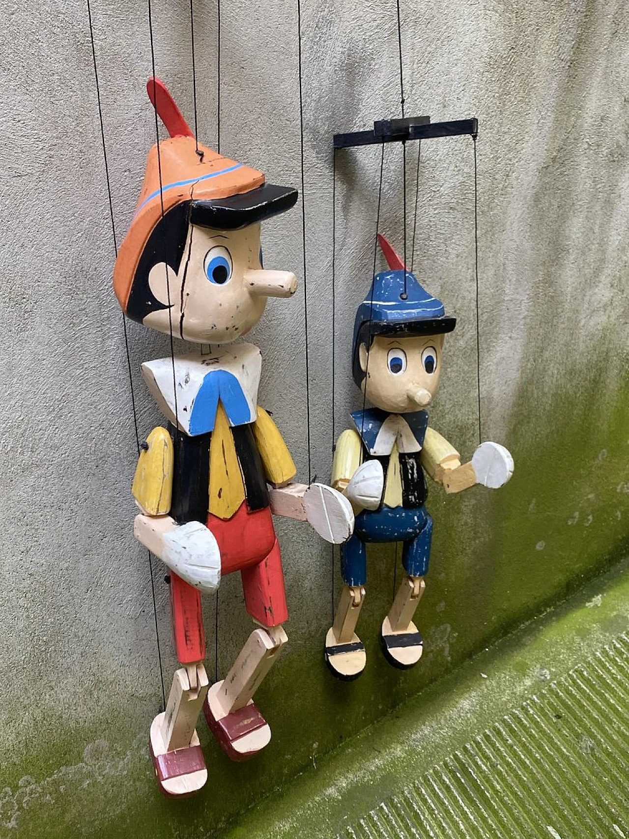 Coppia di marionette in legno, anni '50 3