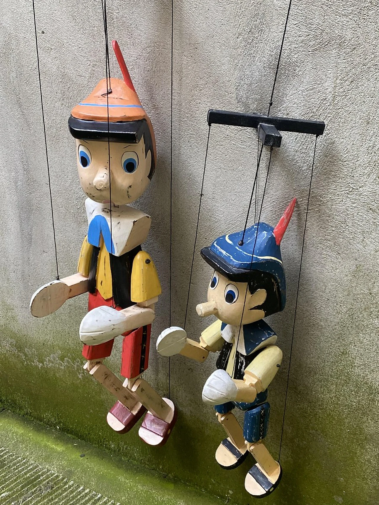 Coppia di marionette in legno, anni '50 4