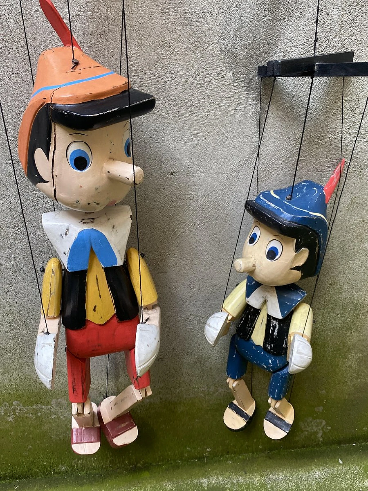 Coppia di marionette in legno, anni '50 8