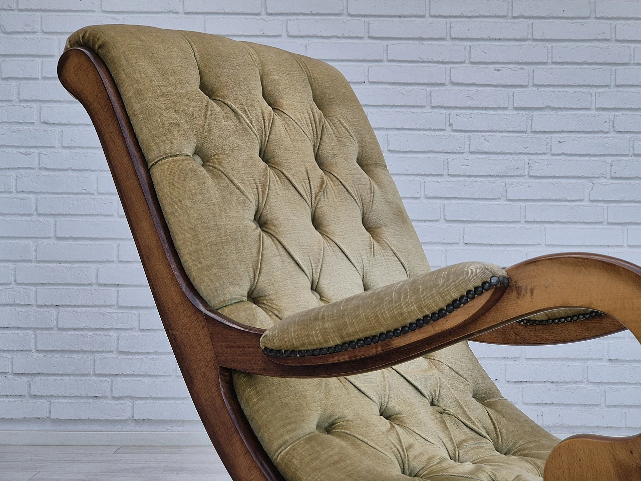 Scandinavian rocking chair in beech and green velvet, 1950s 4