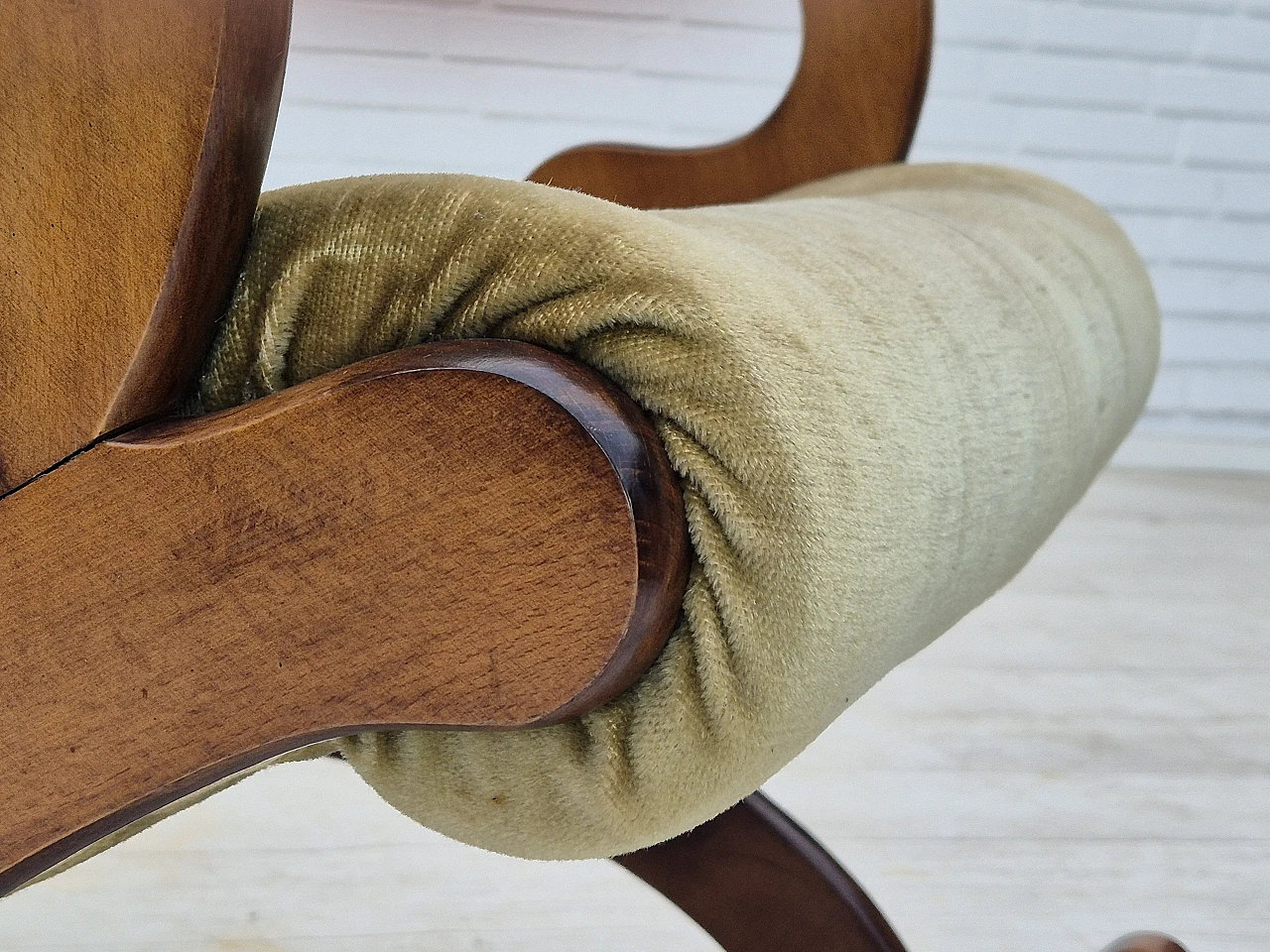 Scandinavian rocking chair in beech and green velvet, 1950s 5