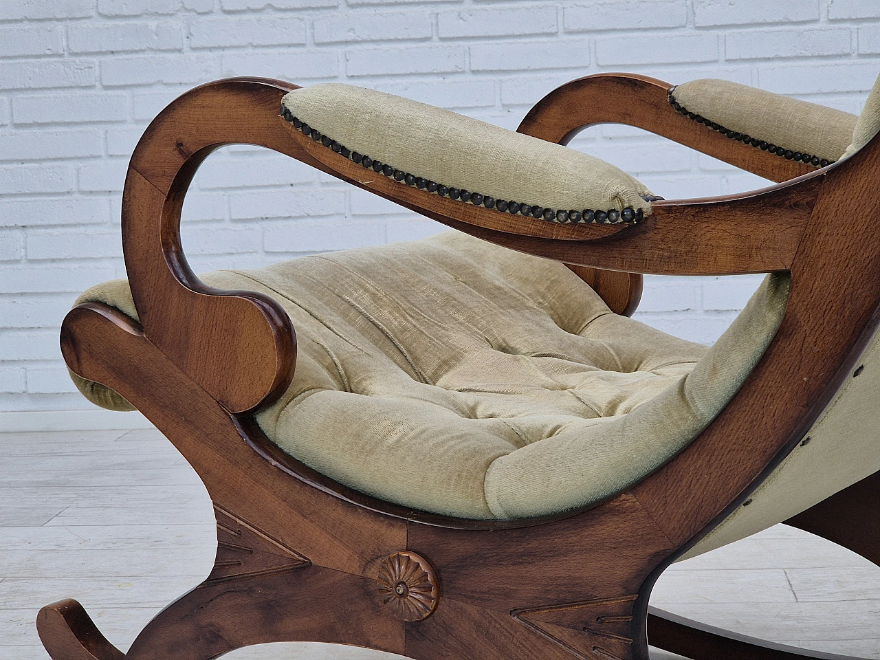 Scandinavian rocking chair in beech and green velvet, 1950s 17