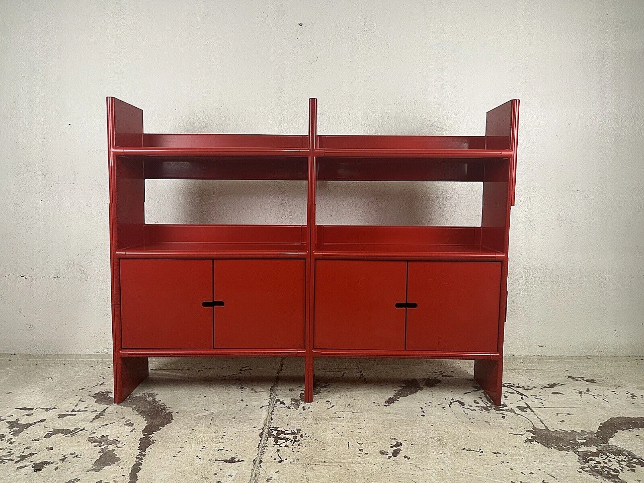 Red plastic four-shelf bookcase, 1960s 1