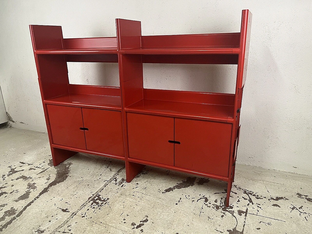 Red plastic four-shelf bookcase, 1960s 3