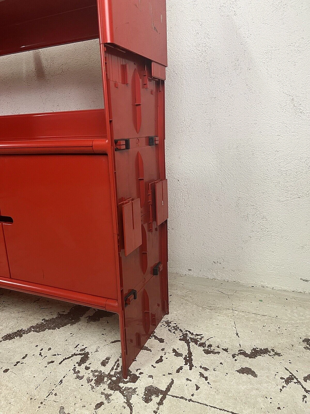 Red plastic four-shelf bookcase, 1960s 4