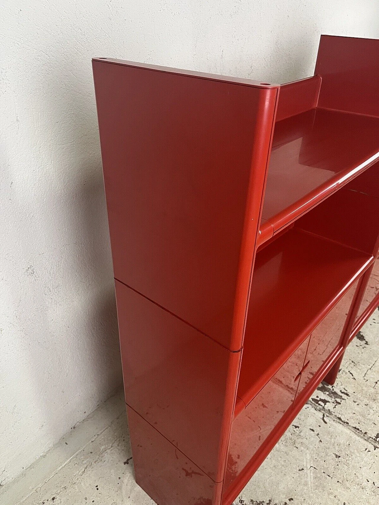 Red plastic four-shelf bookcase, 1960s 6