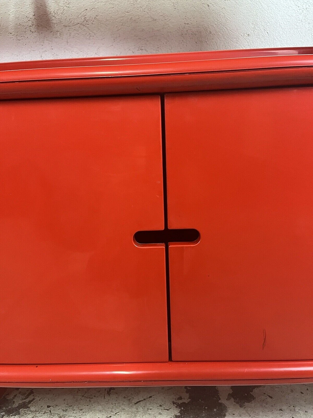 Red plastic four-shelf bookcase, 1960s 13