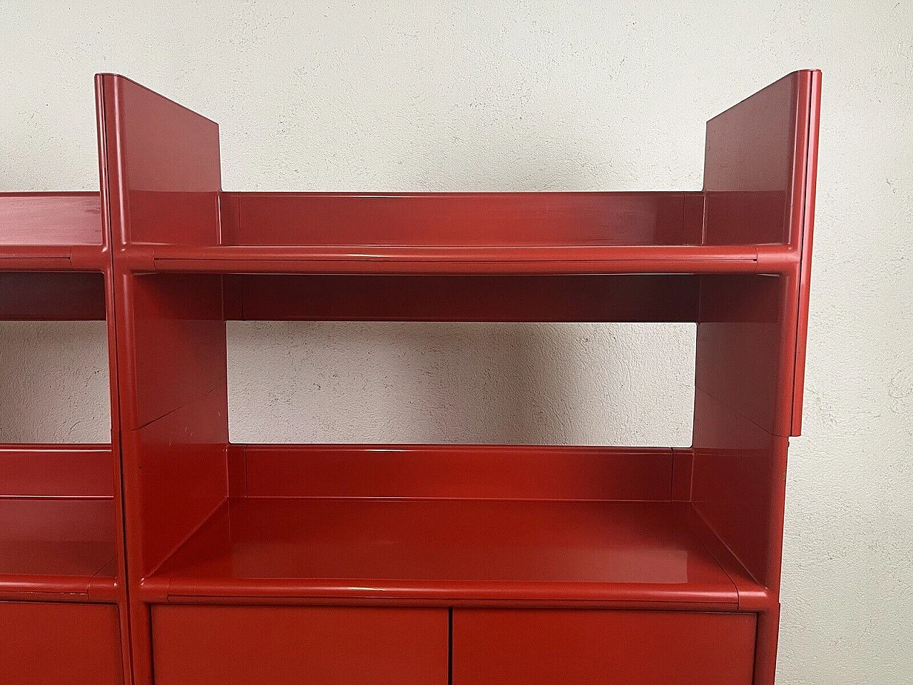 Red plastic four-shelf bookcase, 1960s 15