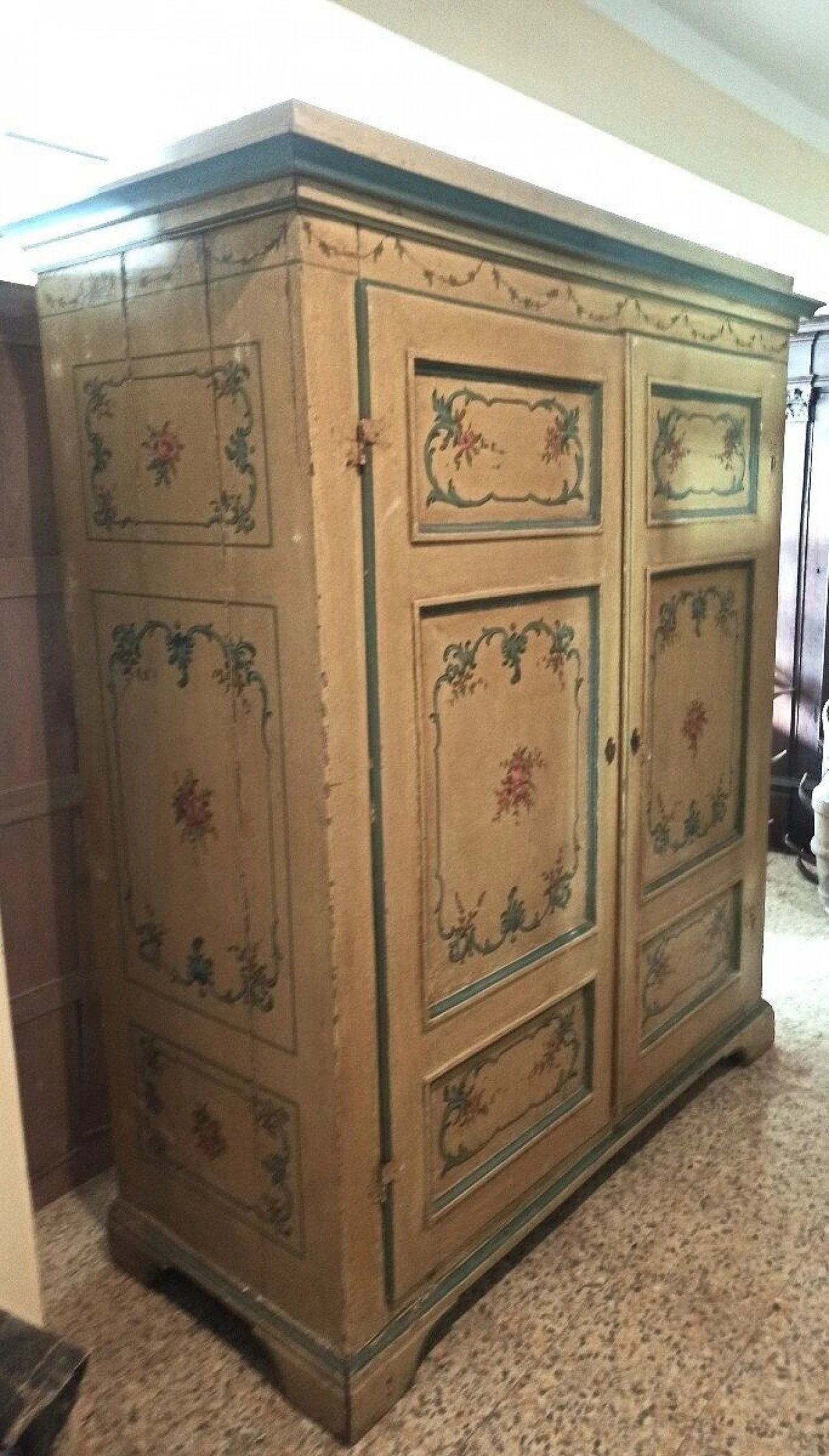 Lacquered and painted wooden wardrobe, 18th century 2