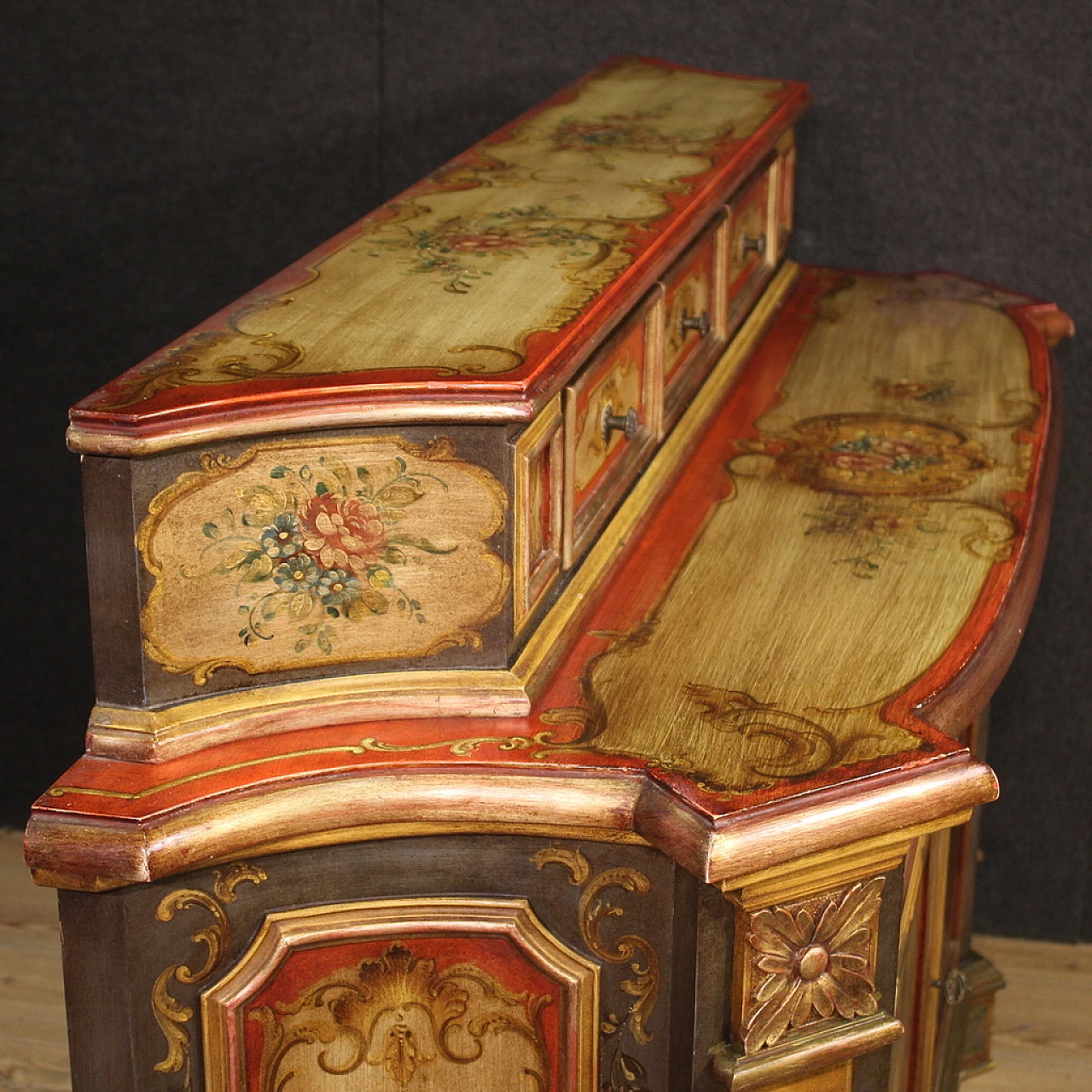 Credenza in legno laccata e dipinta, anni '60 8