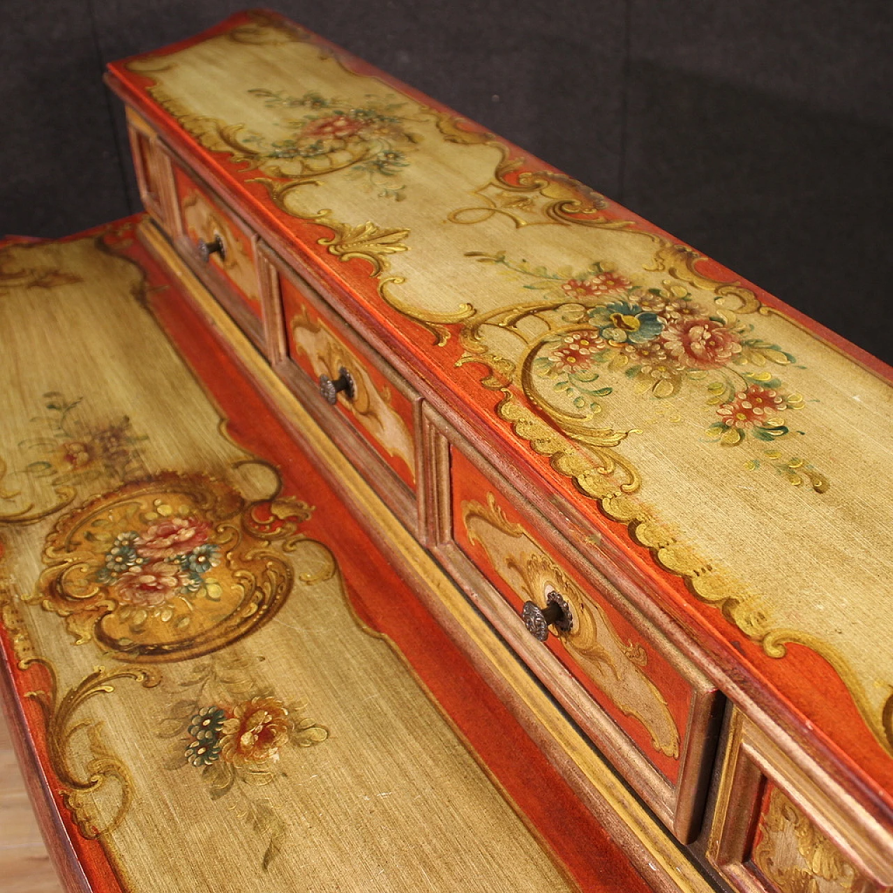 Credenza in legno laccata e dipinta, anni '60 11