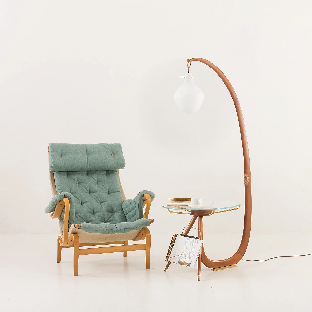 Walnut and brass lamp in the style of Carlo De Carli, 1950s 1