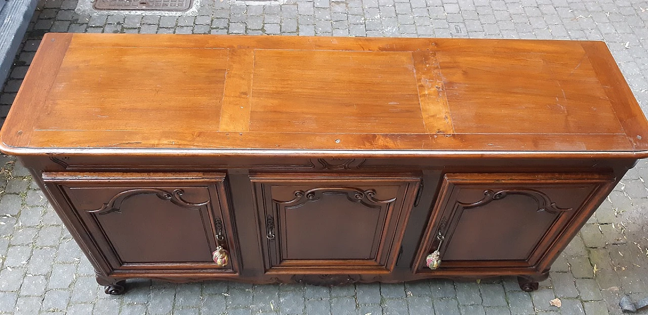 Walnut three-door sideboard, late 18th century 7