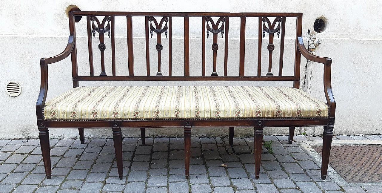 Louis XVI walnut canapé sofa, 18th century 1