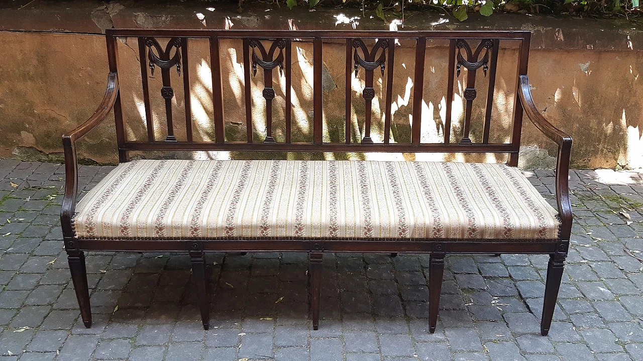 Louis XVI walnut canapé sofa, 18th century 7