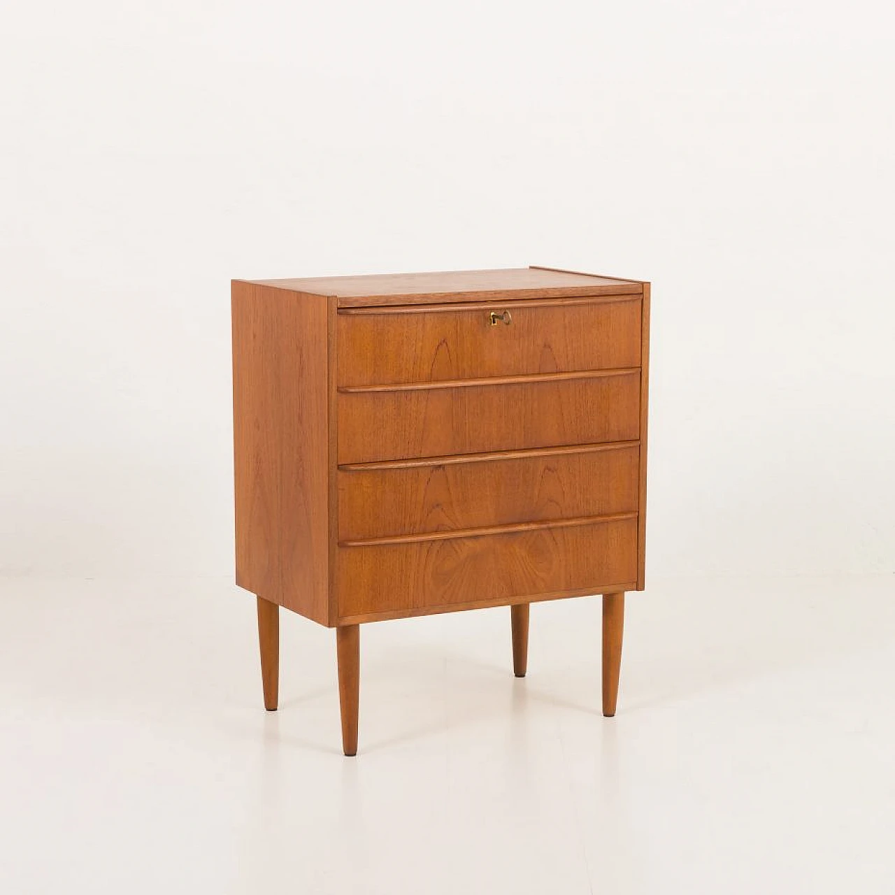 Danish four-drawer teak dresser, 1960s 2