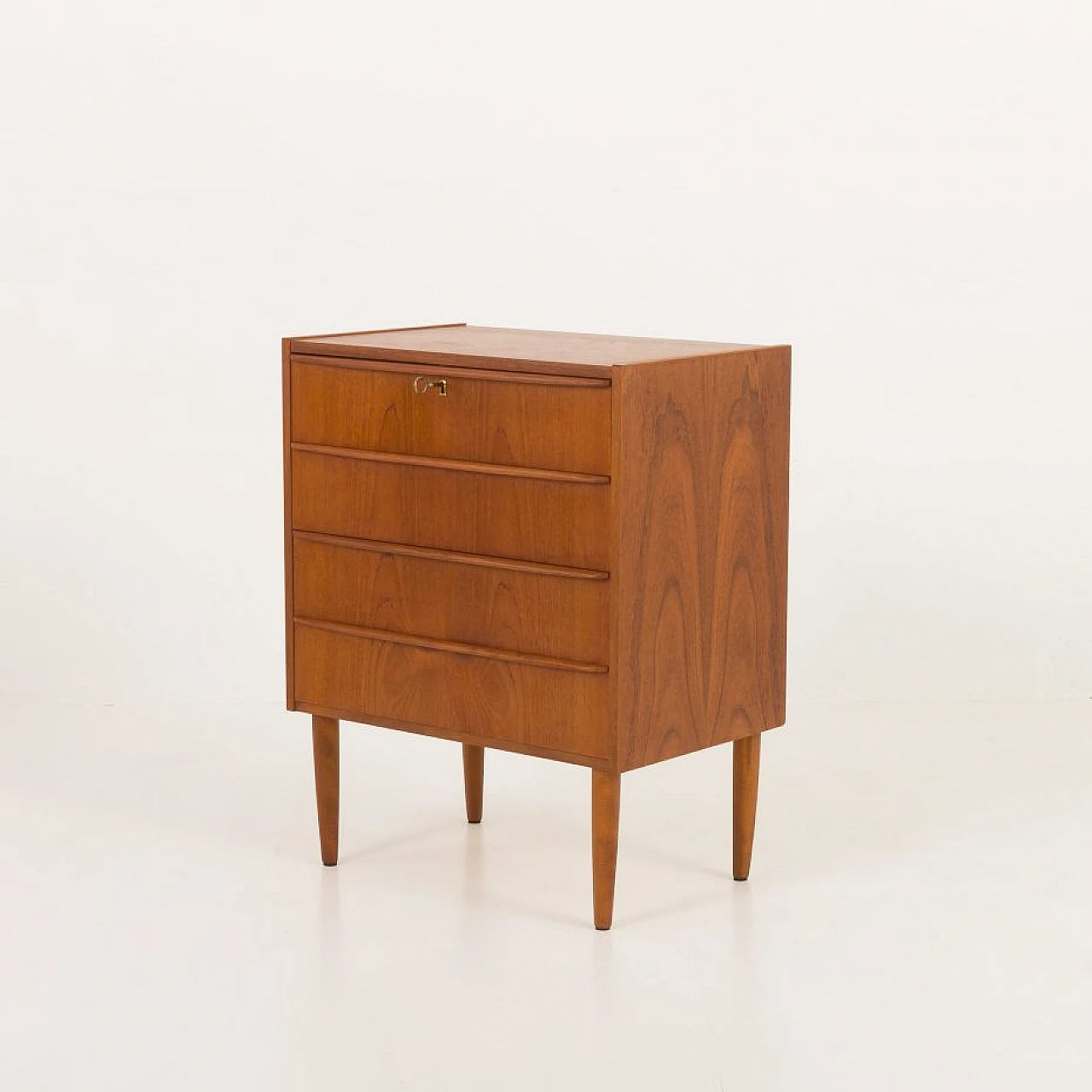 Danish four-drawer teak dresser, 1960s 5