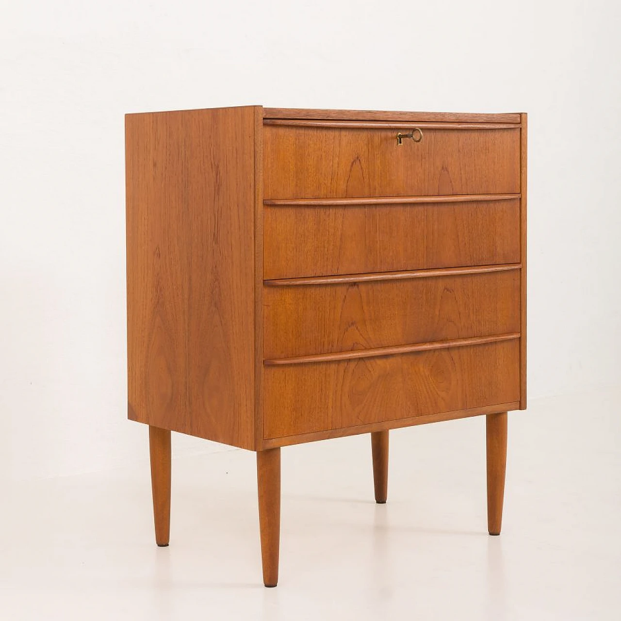 Danish four-drawer teak dresser, 1960s 8