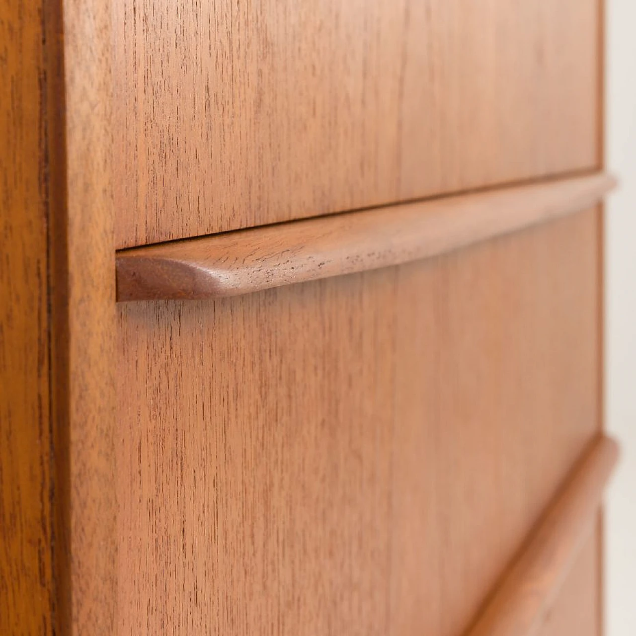 Danish four-drawer teak dresser, 1960s 12