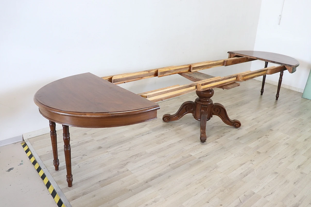 Walnut extensible oval dining table, 19th century 3