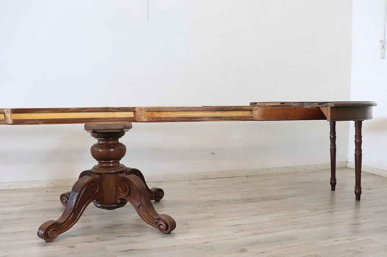 Walnut extensible oval dining table, 19th century 5