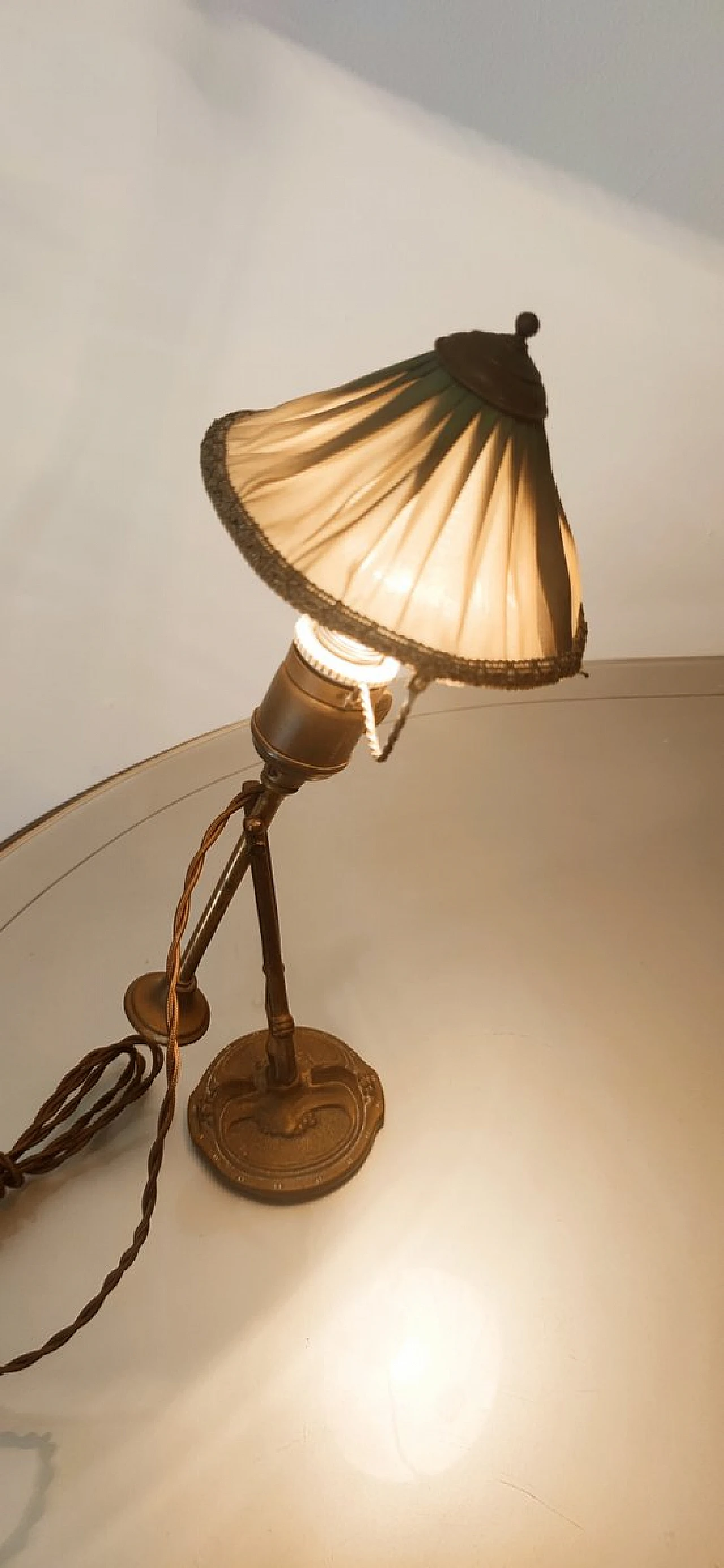 Lampada da tavolo orientabile in ottone e tessuto, anni '30 1