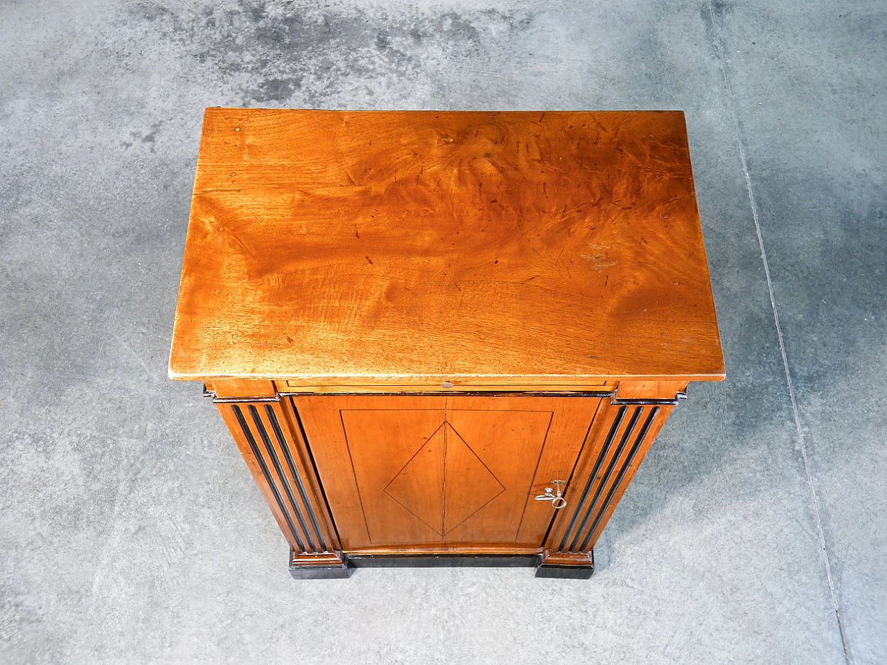 Credenza Luigi XVI in legno ciliegio con piano in noce, '800 6