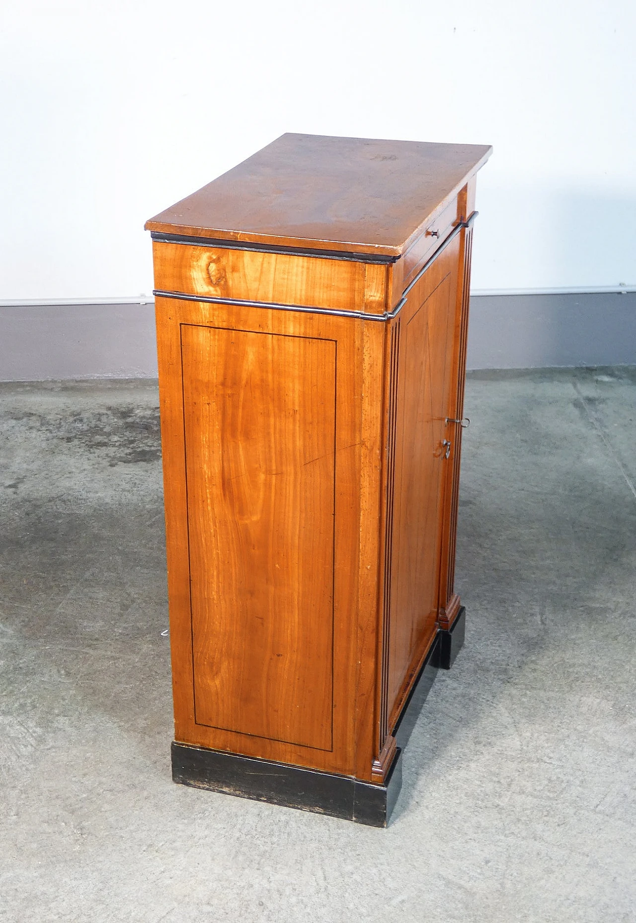 Credenza Luigi XVI in legno ciliegio con piano in noce, '800 7