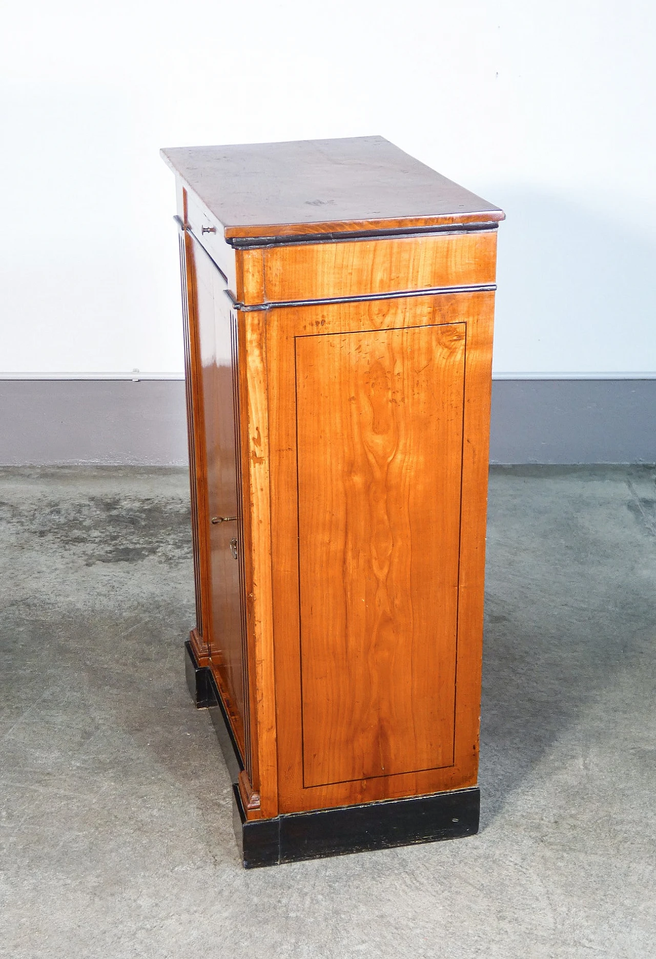 Credenza Luigi XVI in legno ciliegio con piano in noce, '800 8