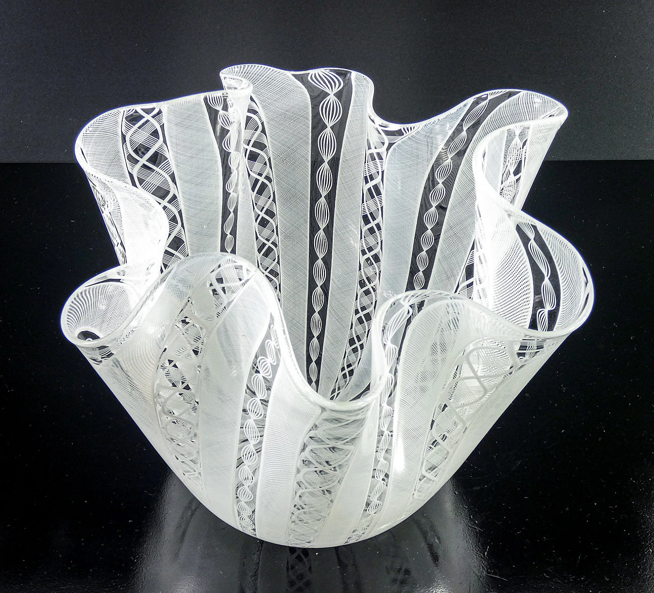 Vaso Fazzoletto Zanfirico di Fulvio Bianconi per Venini, 1988 6