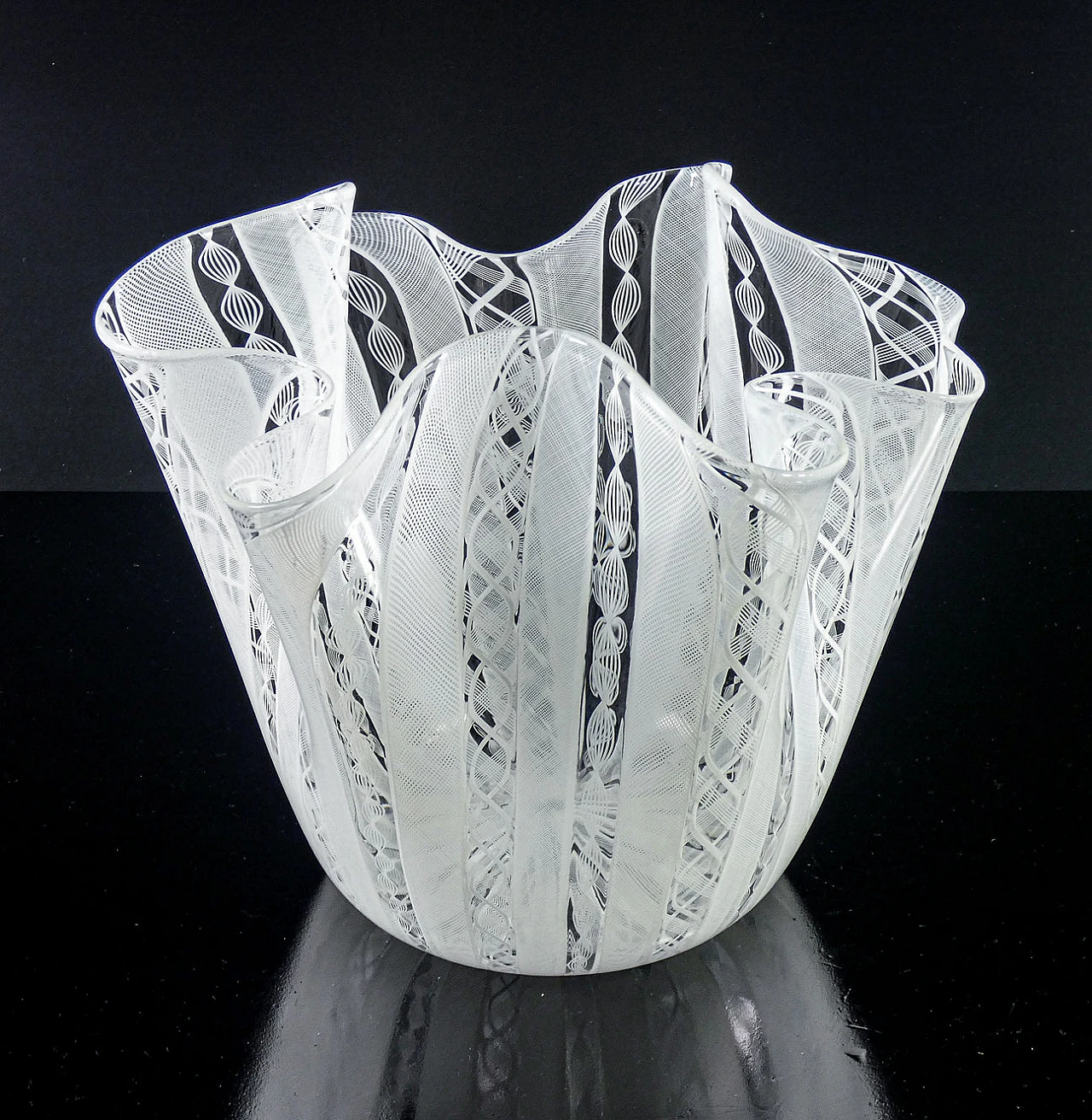 Zanfirico Fazzoletto vase by Fulvio Bianconi for Venini, 1988 7