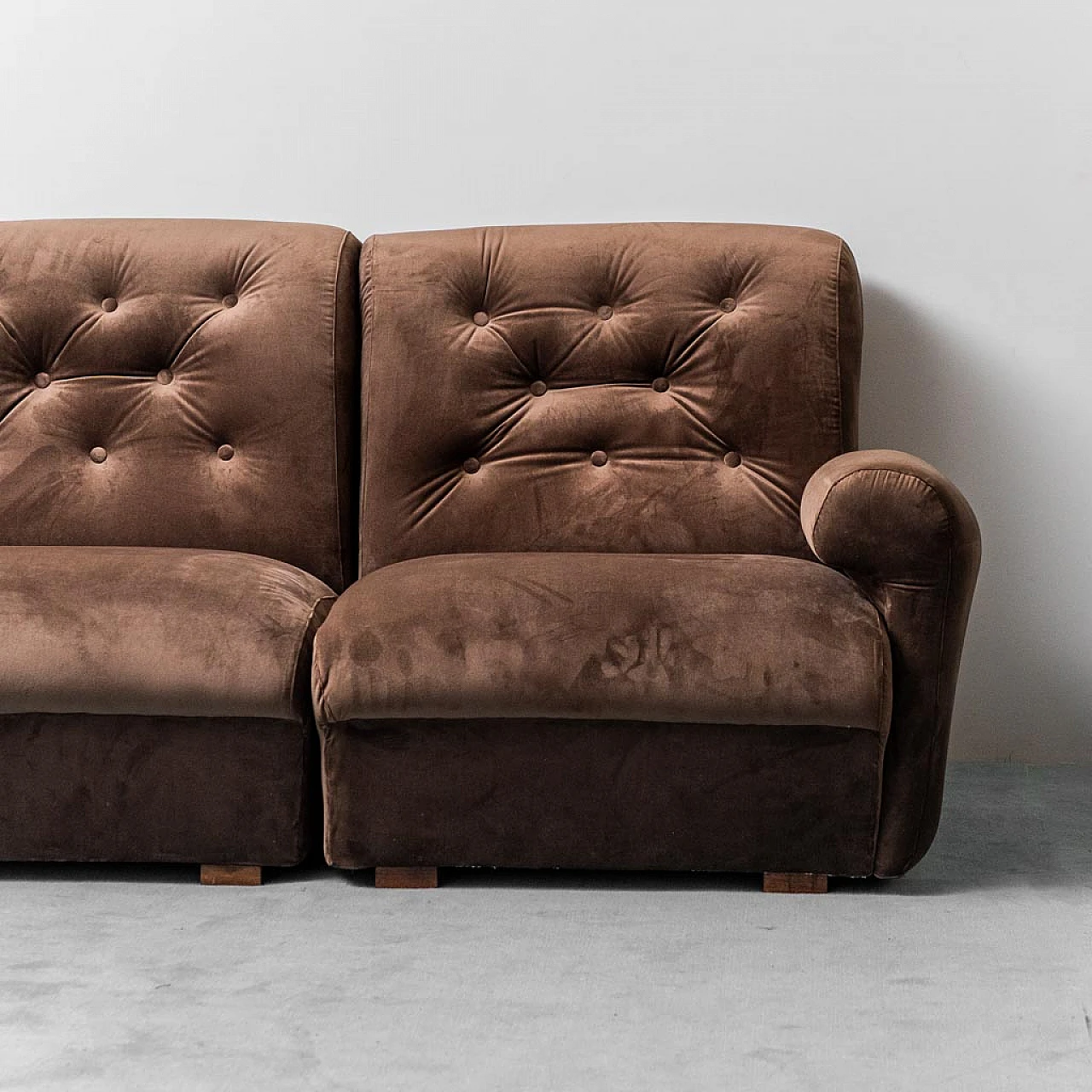 Brown velvet four-seater modular sofa, 1970s 7