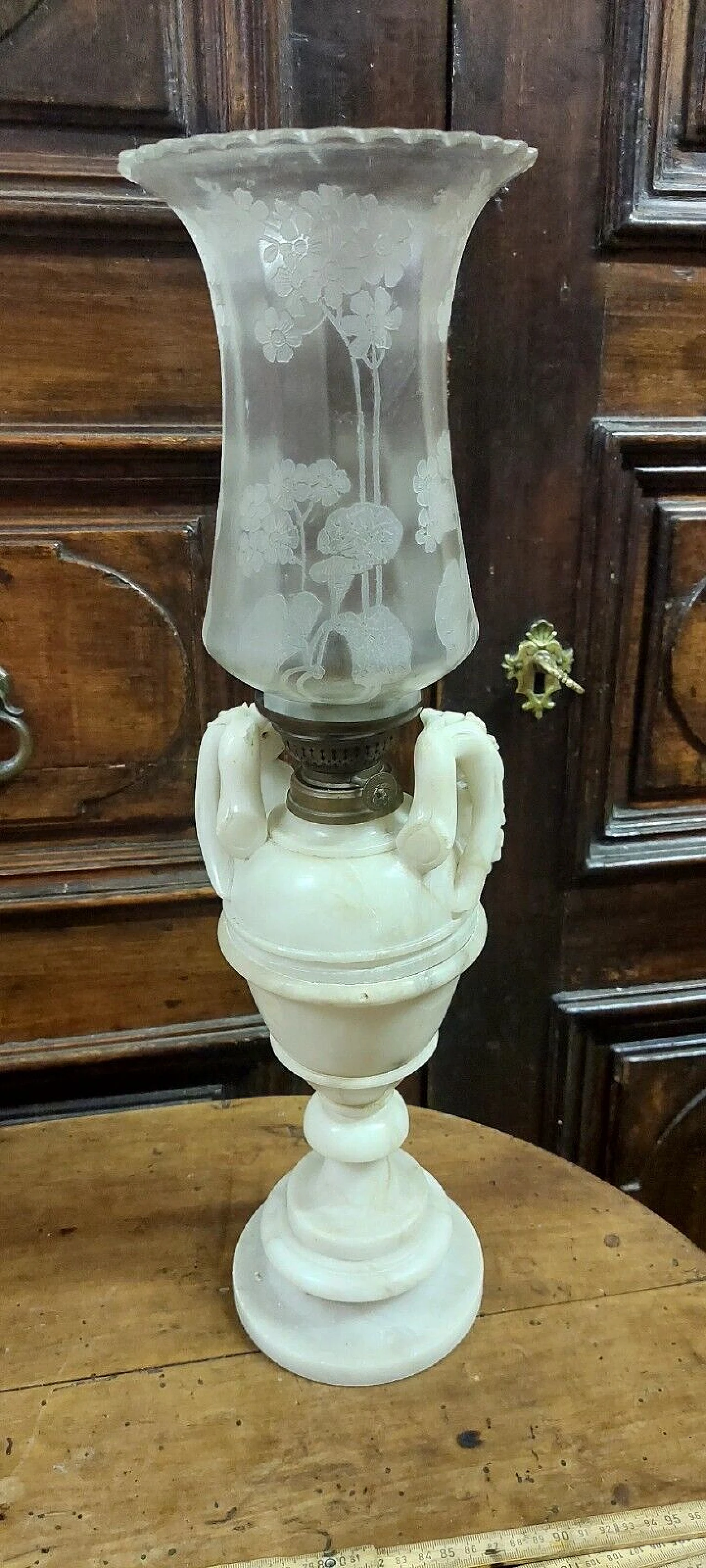 Alabaster table lamp, 19th century 8