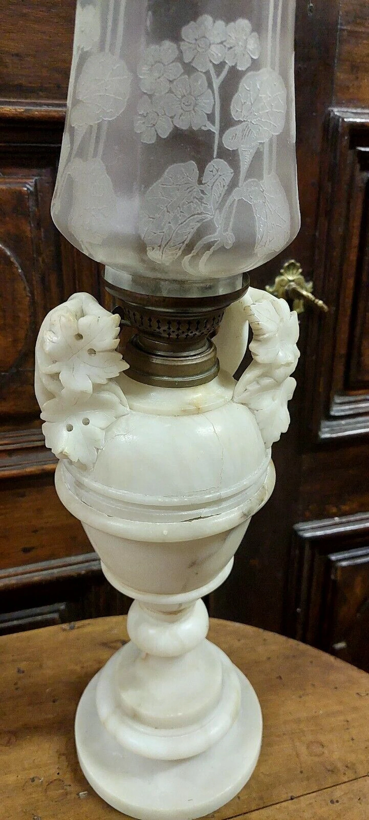 Alabaster table lamp, 19th century 14