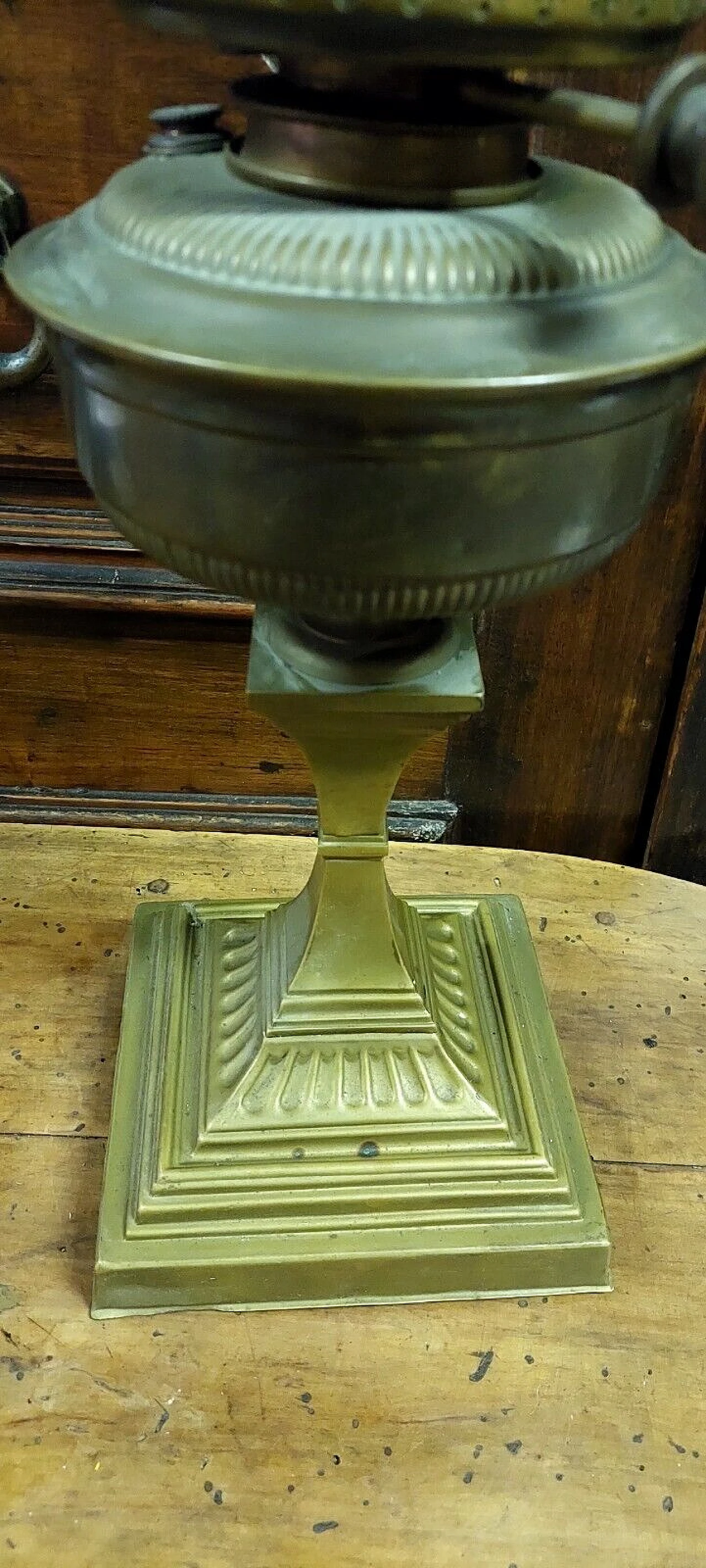 Brass oil table lamp, 19th century 8