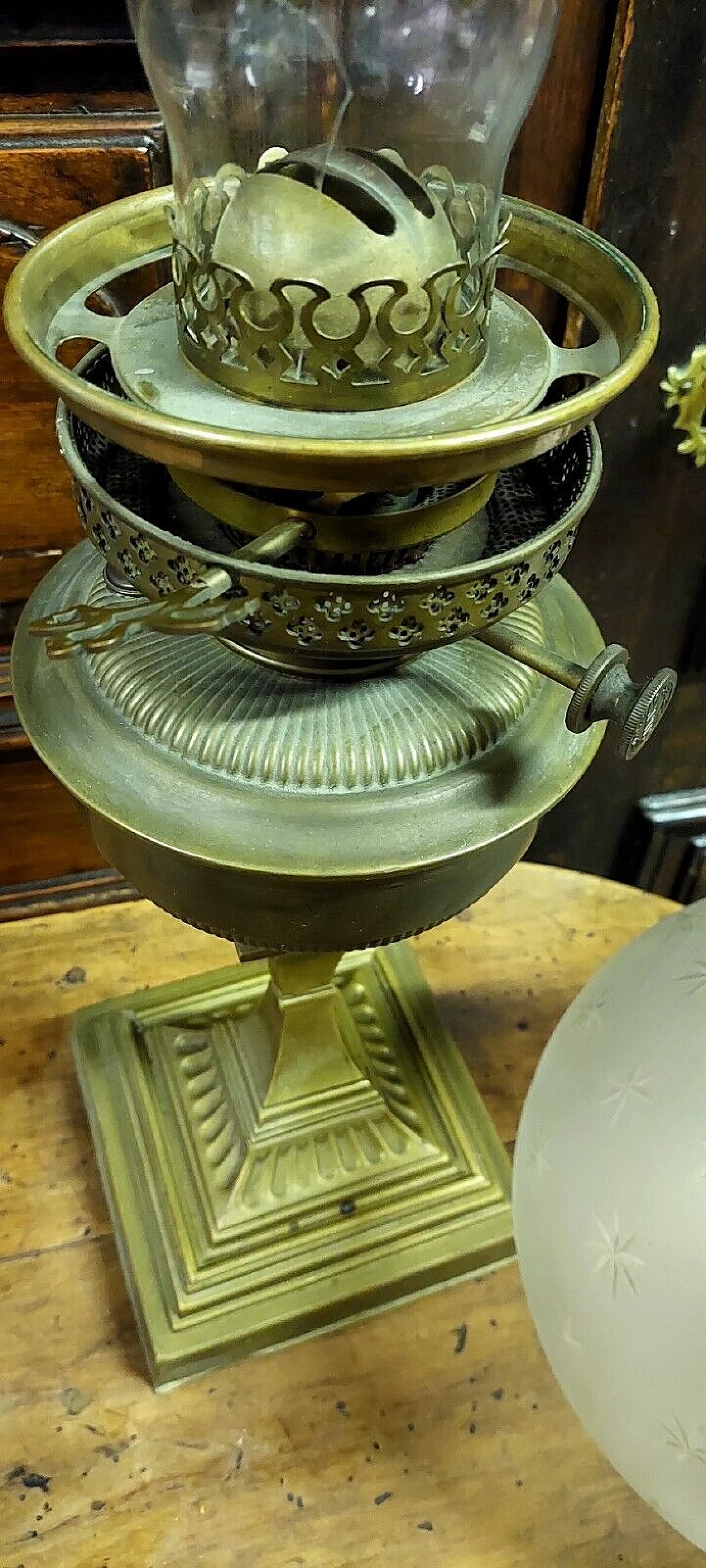 Brass oil table lamp, 19th century 11