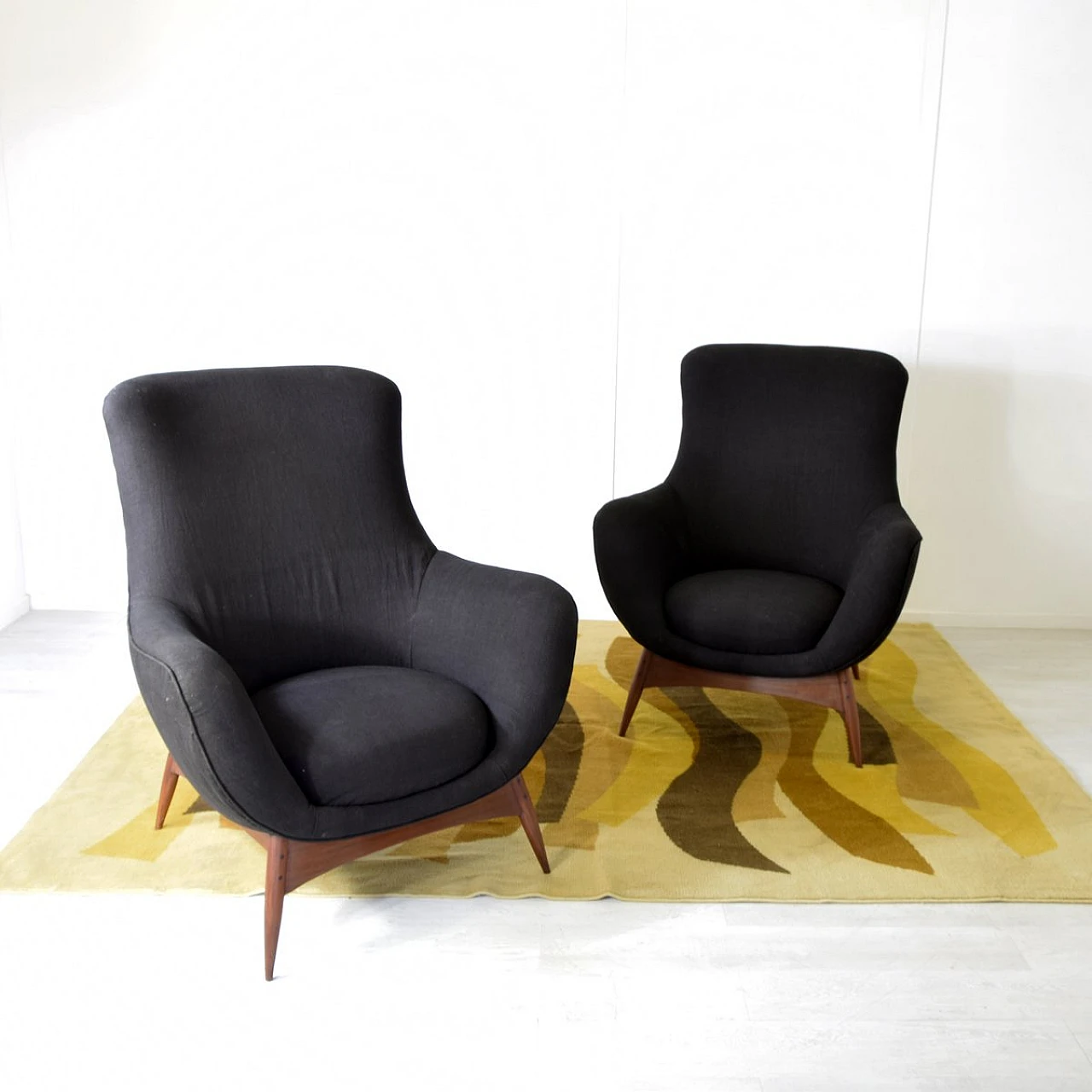 Pair of armchairs in teak and balck fabric by Flexform, 1950s 1