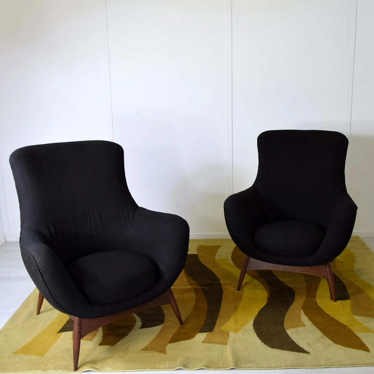 Pair of armchairs in teak and balck fabric by Flexform, 1950s 6