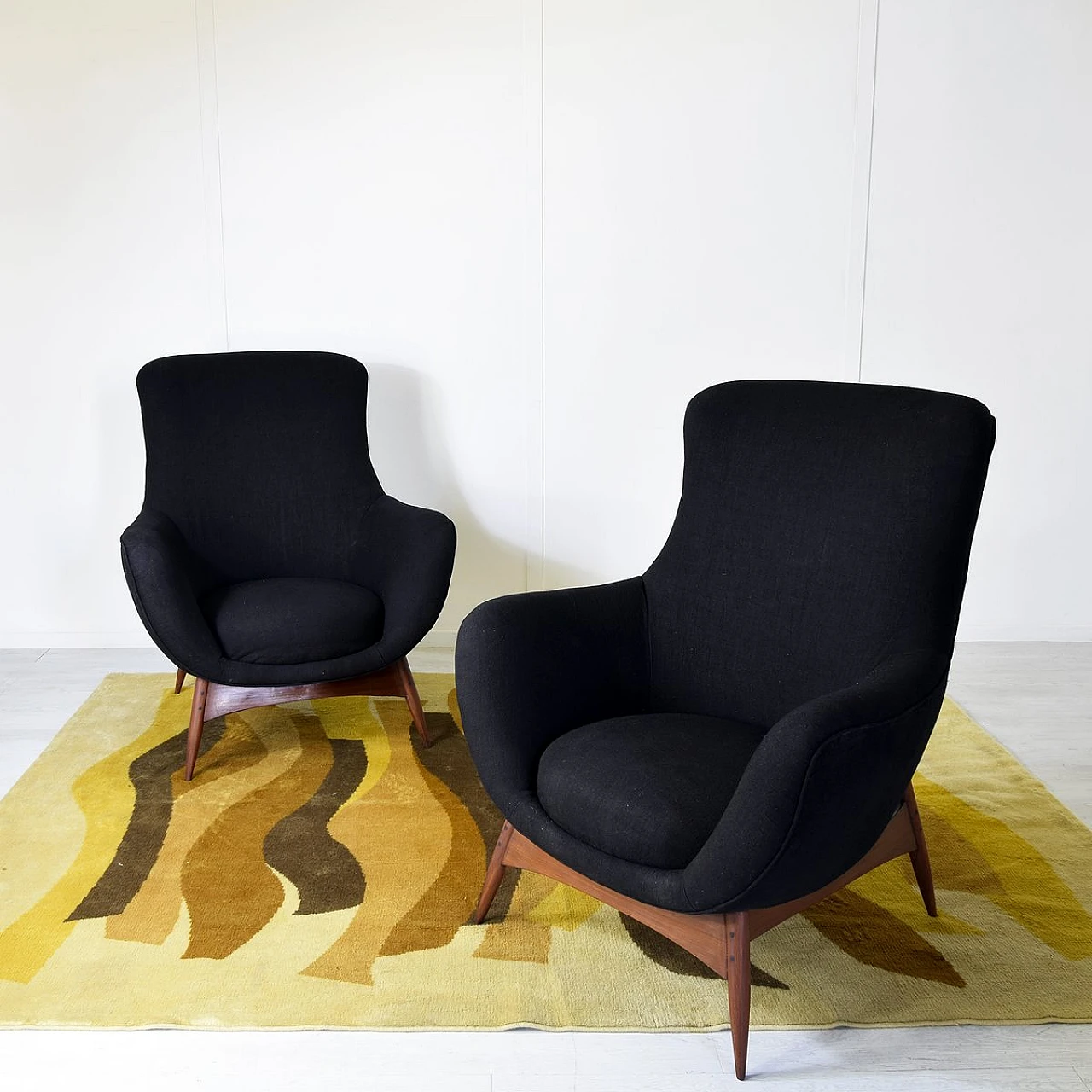 Pair of armchairs in teak and balck fabric by Flexform, 1950s 9