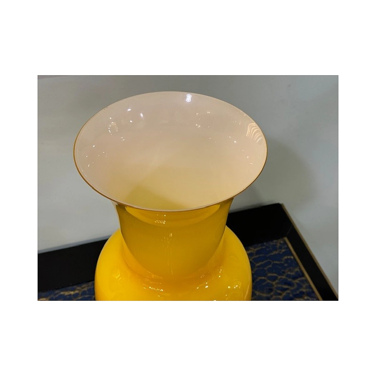 Venini yellow Murano glass vase, 1950s 5