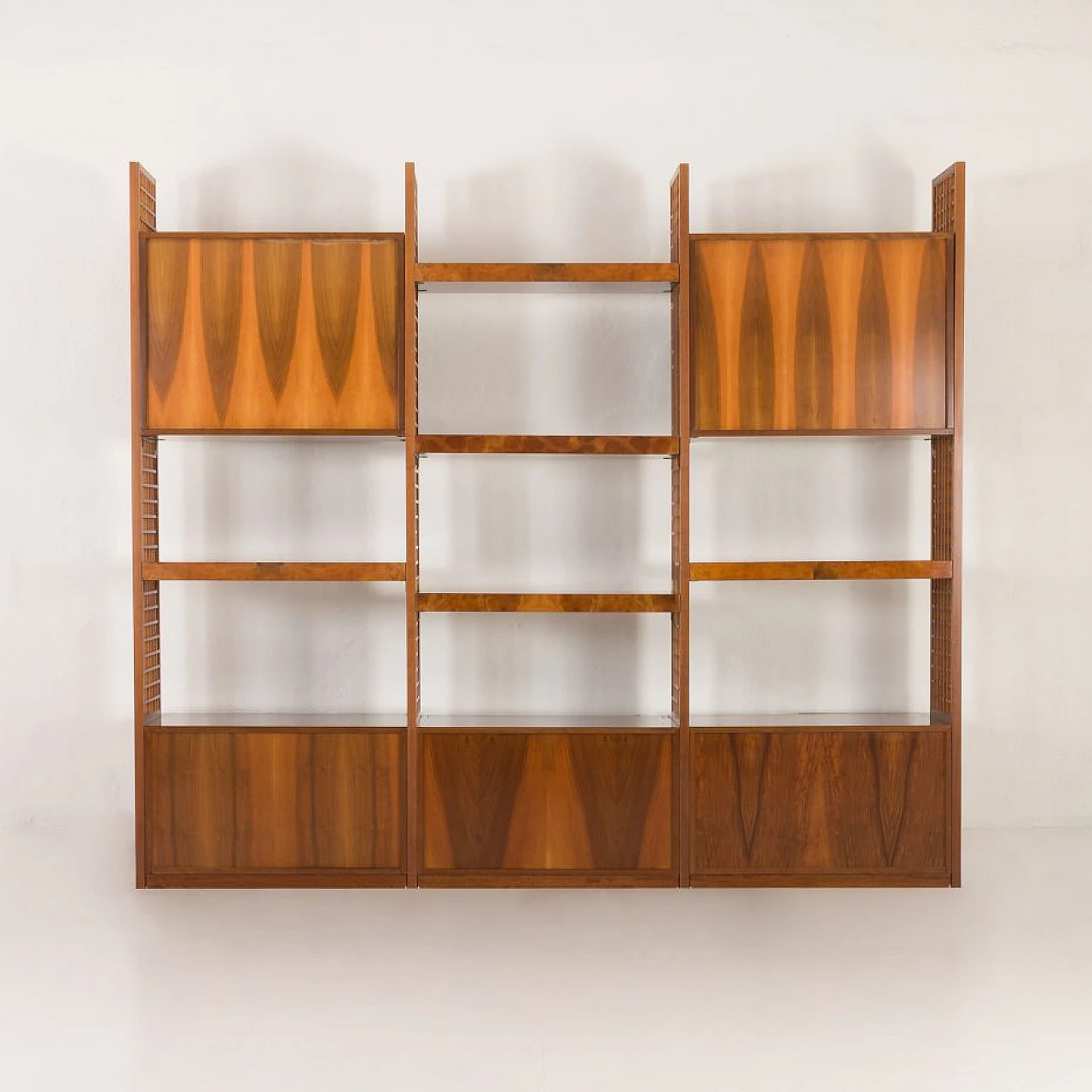 Walnut-root bookcase by G. Gorgoni for Fratelli Turi, 1970s 2