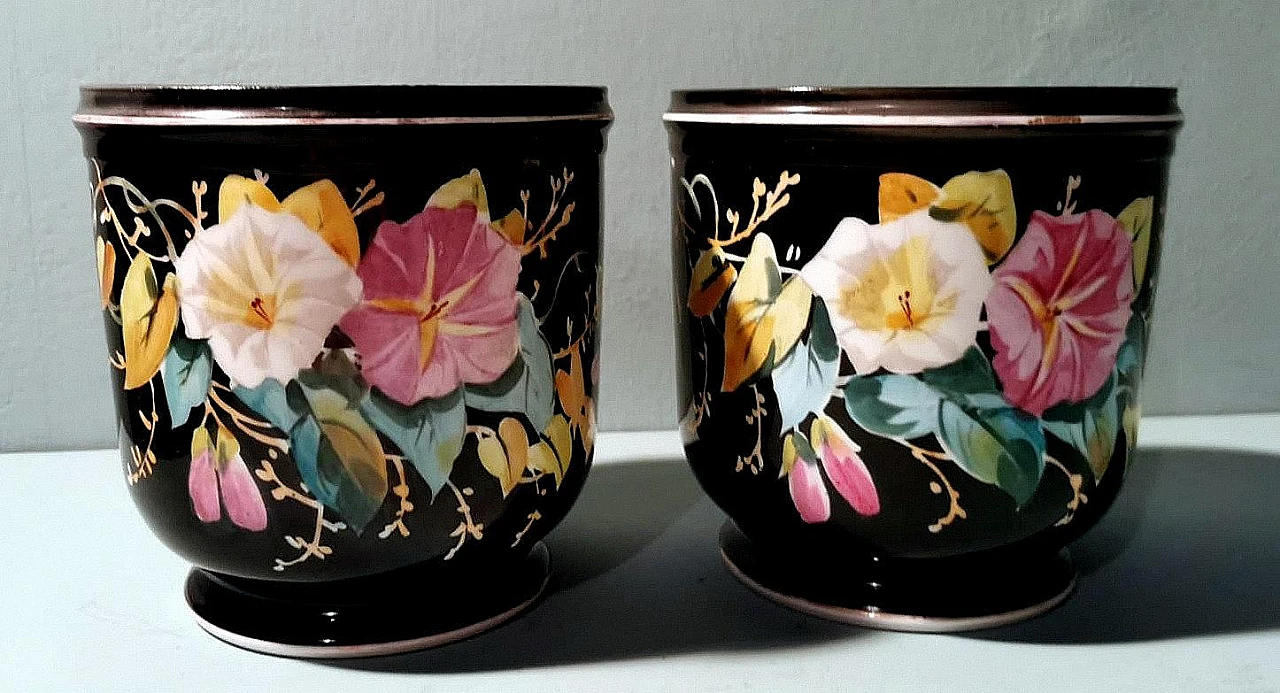 Pair of Napoleon III hand-painted porcelain cachepots, 19th century 2