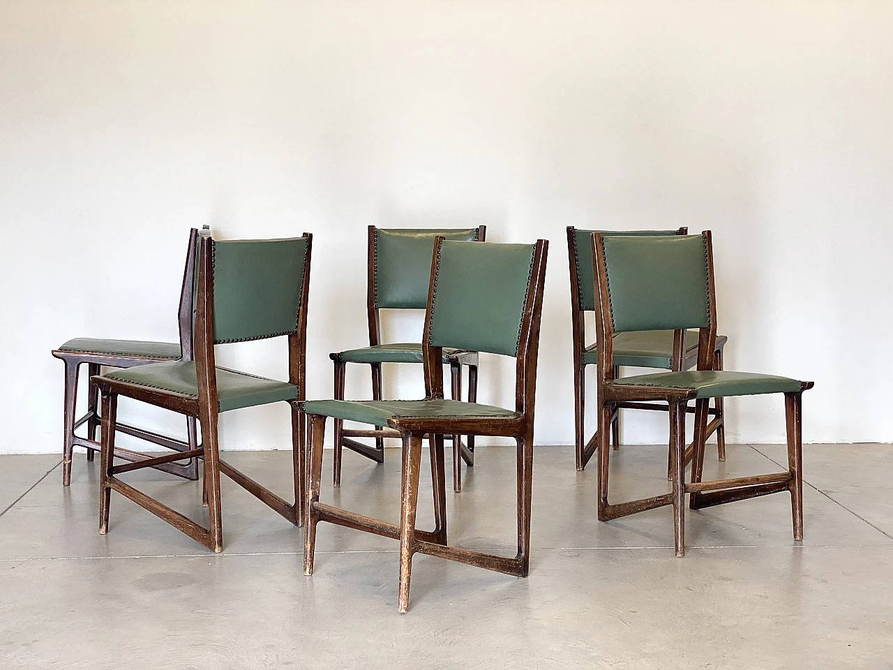 6 Beech chairs in the style of Gio Ponti, 1950s 1