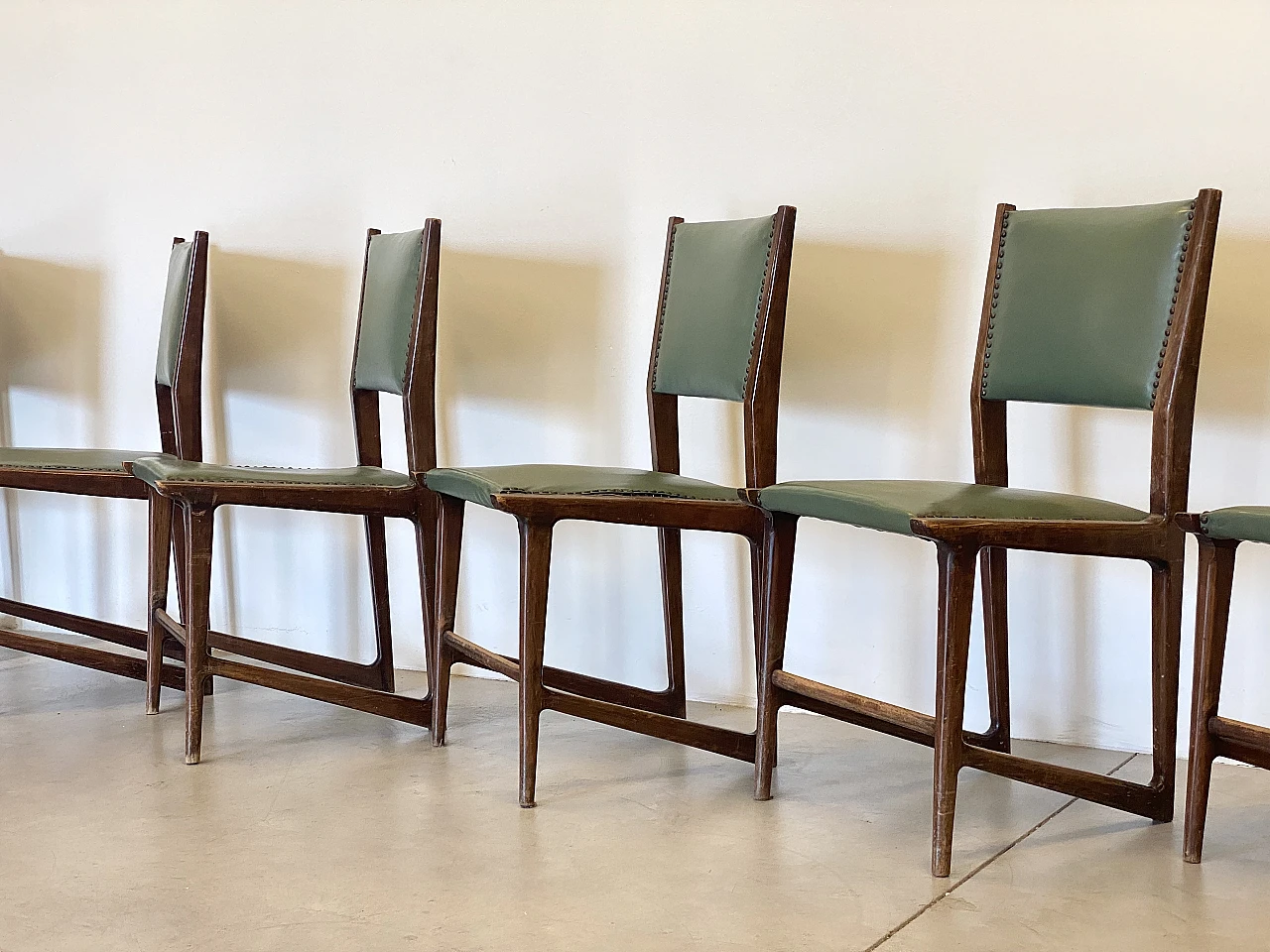 6 Beech chairs in the style of Gio Ponti, 1950s 3