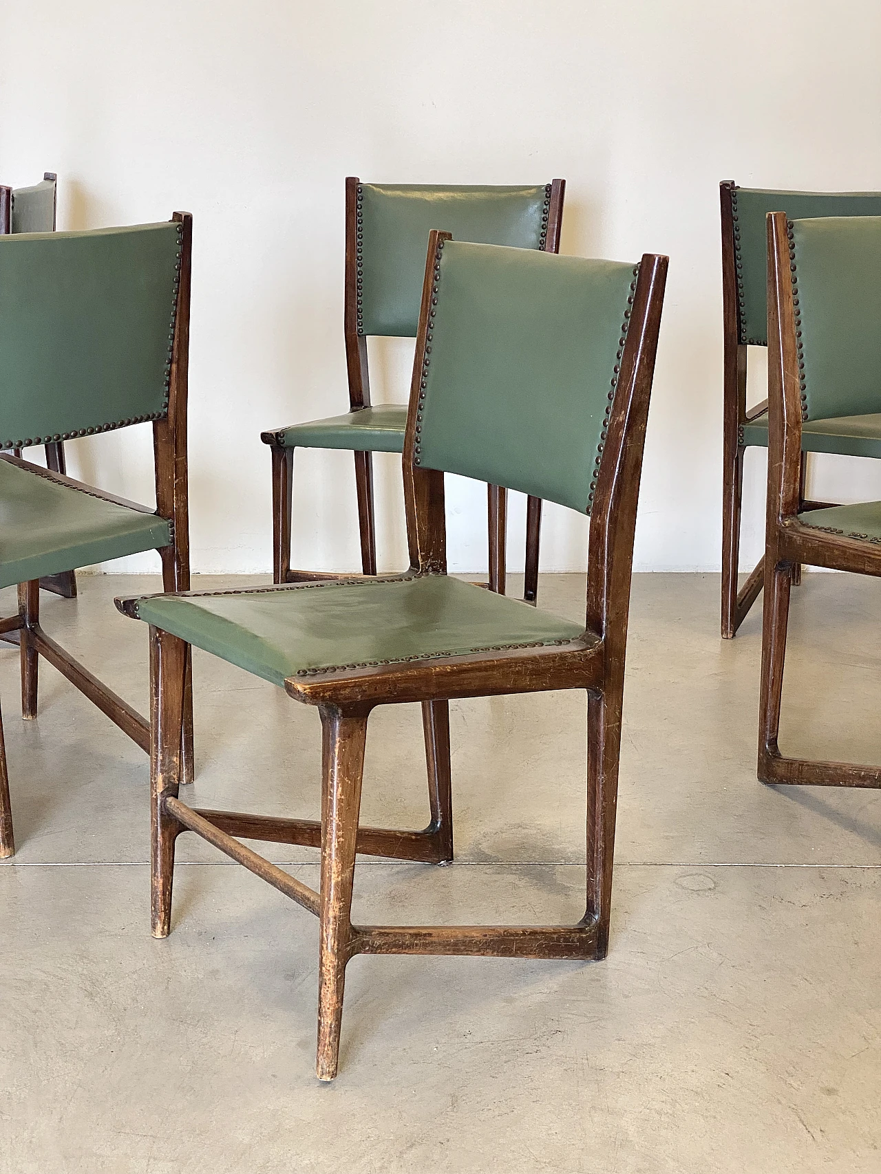 6 Beech chairs in the style of Gio Ponti, 1950s 4