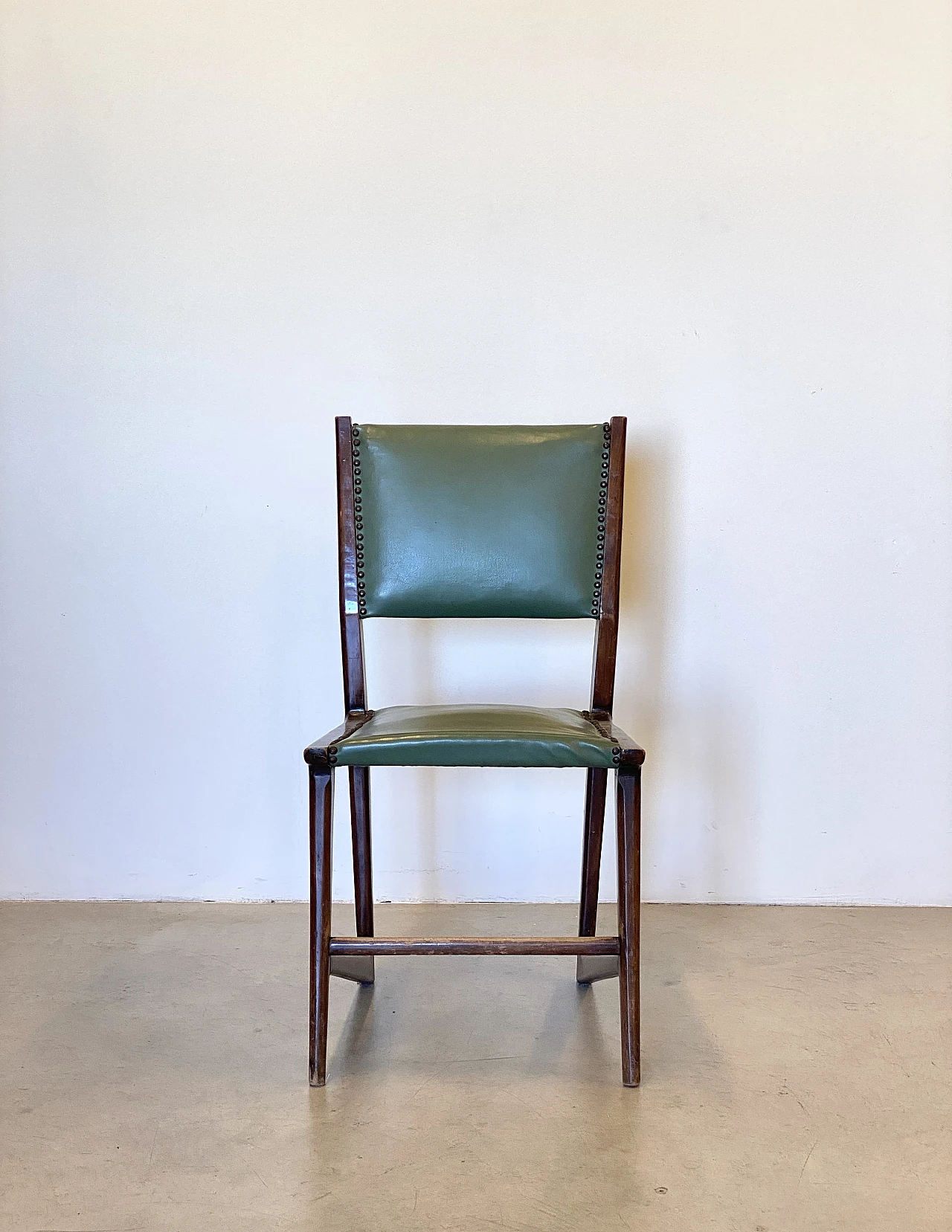 6 Beech chairs in the style of Gio Ponti, 1950s 8